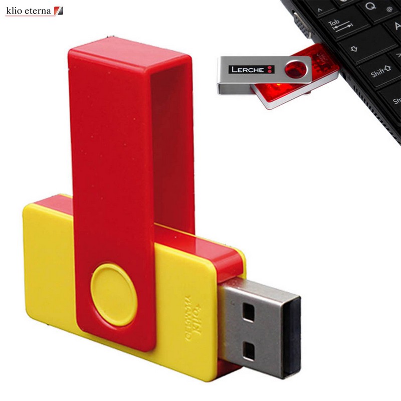 USB001 - USB with Plastic Clip 32GB